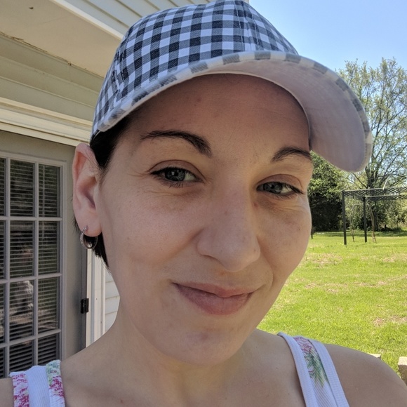 Meet your Posher, Cassandra - Picture 1 of 1